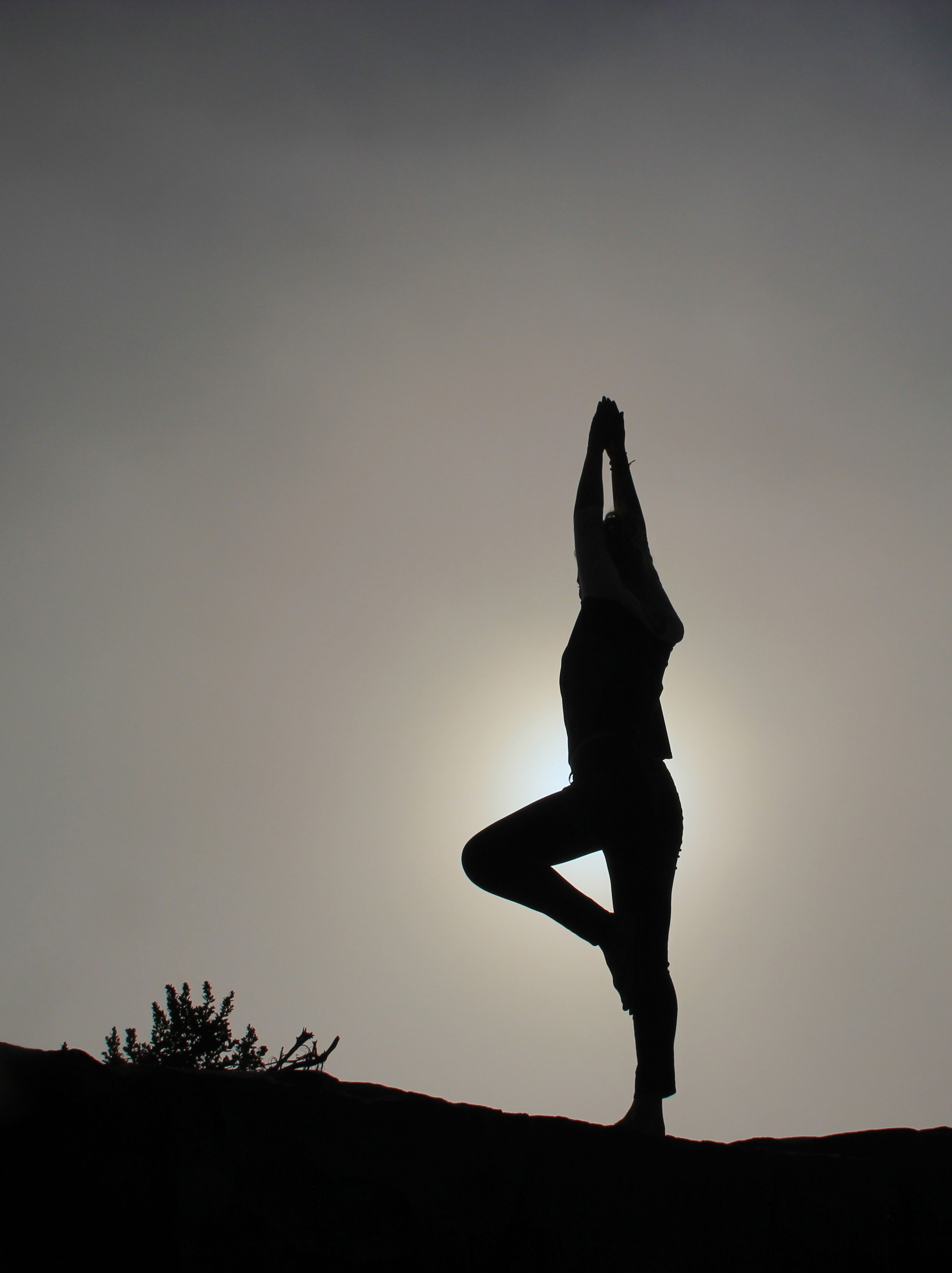 Yoga-Sillouette-vertical